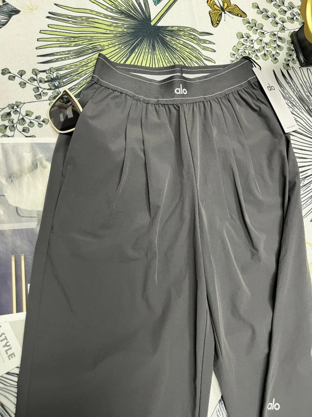 📜ALO Yoga Suit Up Trouser Dark Grey (Regular) 🗃Create a cool girl style